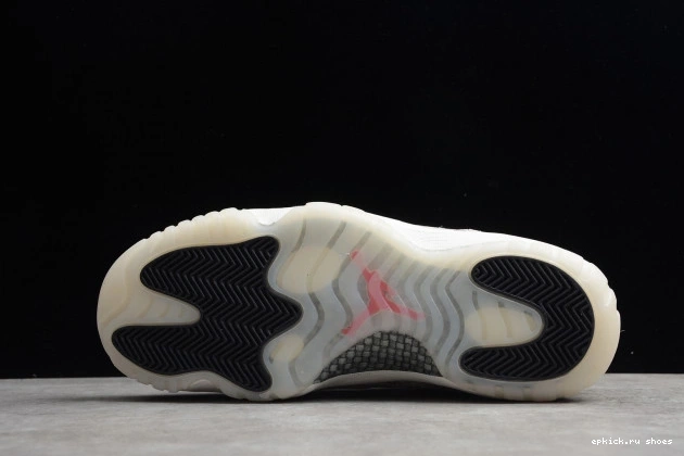 Cheap Light Jordan SE Snake Low 11 Bone Air CD6846-002 0816